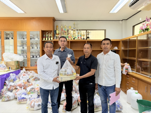 รับมอบถุงยังชีพจากองค์การบริหารส่วนจังหวัดนครศรีธรรมราชกรณีเหตุอุทกภัย พ.ศ.2568