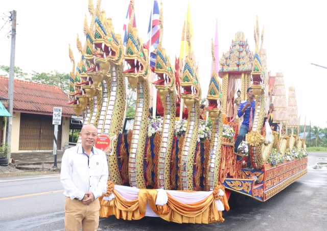 ภาพบรรยากาศร่วมทำบุญ ตักบาตร เรือพนมพระ ประเพณีชักพระอำเภอทุ่งสง ครั้งที่ 22 ประจำปี 2568 