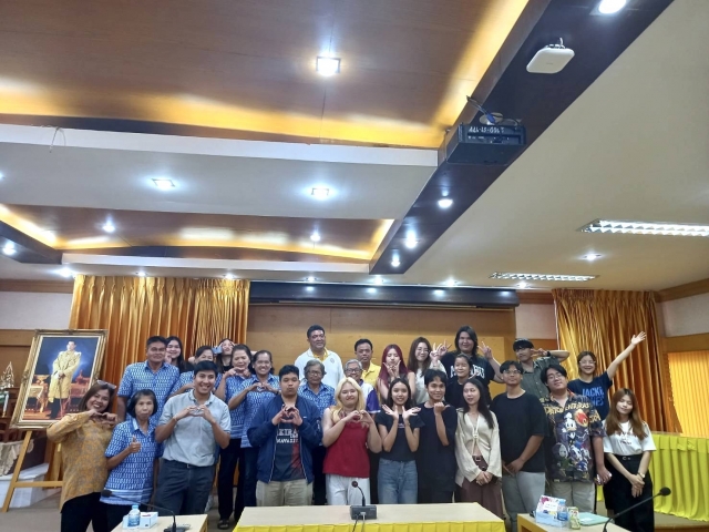 ให้การต้อนรับคณะนิสิตหลักสูตรการศึกษาบัณฑิต วิชาเอกการศึกษา คณะศึกษาศาสตร์ มหาวิทยาลัยศรีนครินทรวิโรฒ 