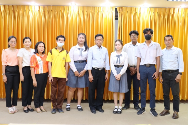 กล่าวต้อนรับและให้ความรู้แก่นักศึกษาฝึกประสบการณ์วิชาชีพ